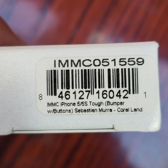 New in BOX!! IPhone 5/5s Designer Print Case - Picture 5 of 5